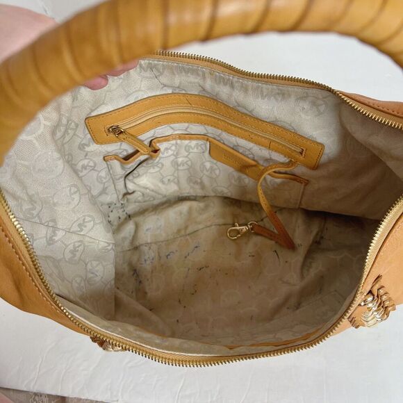 Michael Kors y2k Vintage ID Chain Hobo Bag Tan Light Brown Shoulder Bag - Picture 4 of 13